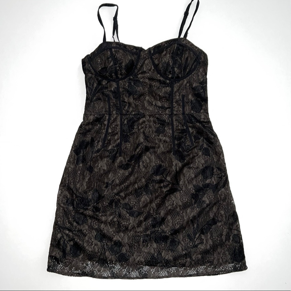 American Eagle lace dress